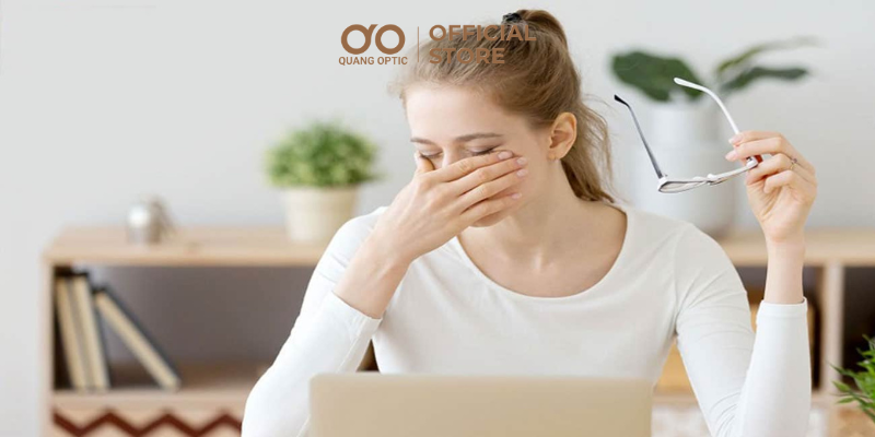 Đeo kính bị chóng mặt có nguy hiểm không? Nguyên nhân và cách khắc phục 1 Đeo kính bị chóng mặt có nguy hiểm không? Nguyên nhân và cách khắc phục