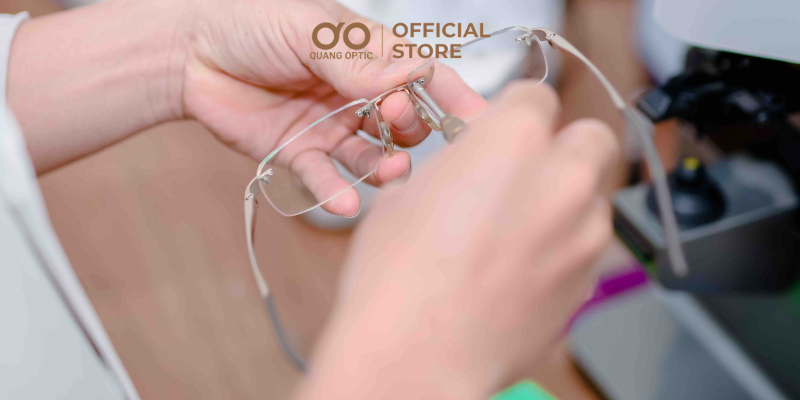 Quang Optic – Tiệm kính cận lấy nhanh trong ngày uy tín nhất Đà Nẵng 4 Kính cận/loạn đơn tròng