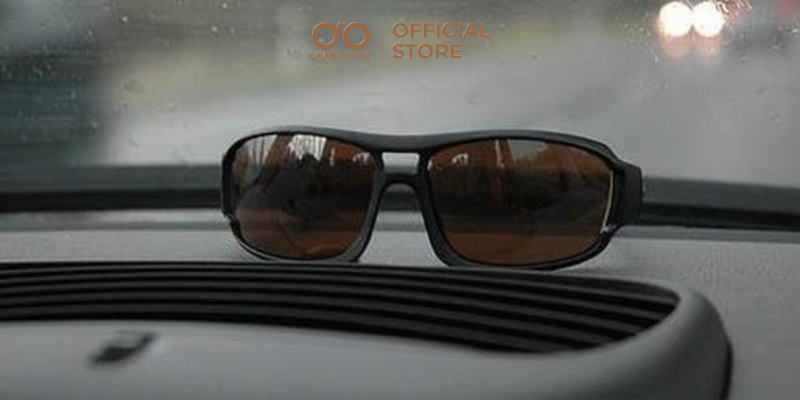 Công nghệ tròng kính phân cực (Polarized)